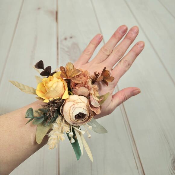 NIB Faux Flower Wrist Corsage Dusty Rose Blush Pink - Picture 1 of 7